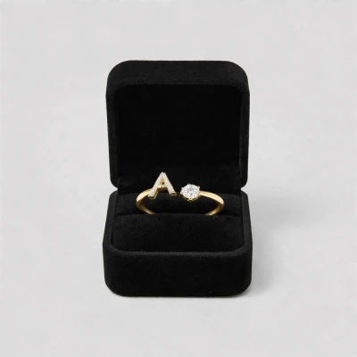 Προσωποποιημένο δαχτυλίδι με αρχικό γράμμα