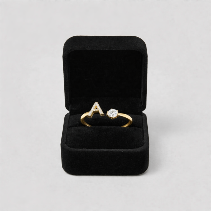 Προσωποποιημένο δαχτυλίδι με αρχικό γράμμα