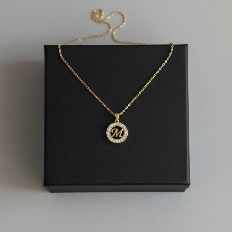 Προσωποποιημένο κολιέ με αρχικό γράμμα