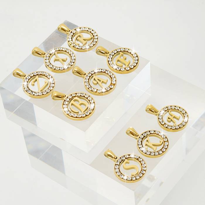 Προσωποποιημένο κολιέ με αρχικό γράμμα