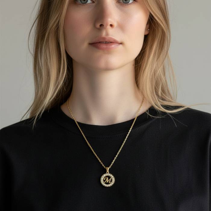 Προσωποποιημένο κολιέ με αρχικό γράμμα