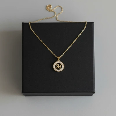 Προσωποποιημένο κολιέ με αρχικό γράμμα