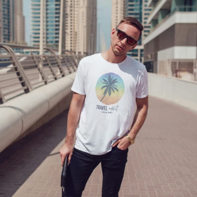 Εξατομικευμένο ανδρικό μπλουζάκι - Εθισμένος στα ταξίδια